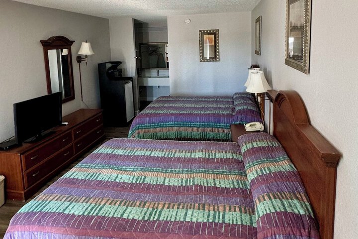 Room 7 of 13