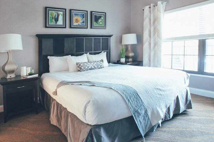 Room 32 of 74