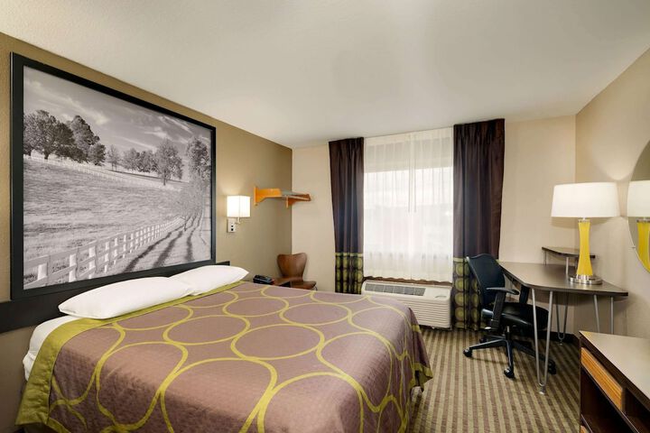Room 26 of 33
