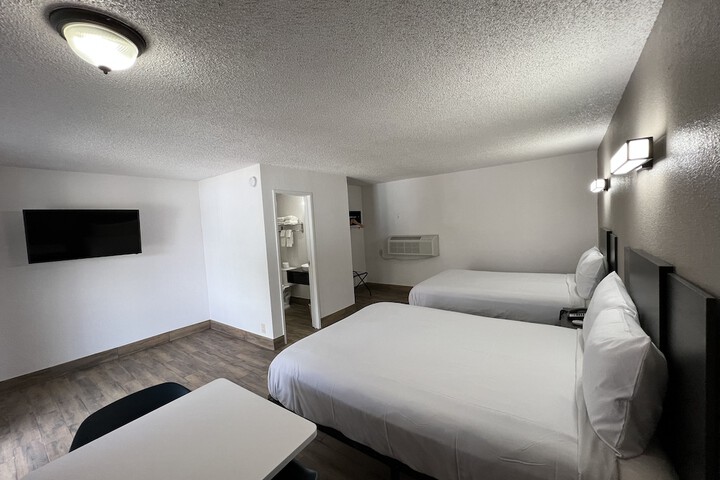 Room 25 of 32