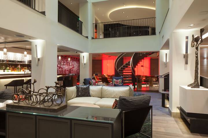 Hotel 4 of 131