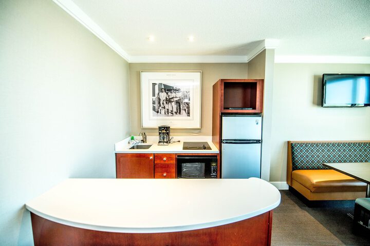 Room 33 of 41