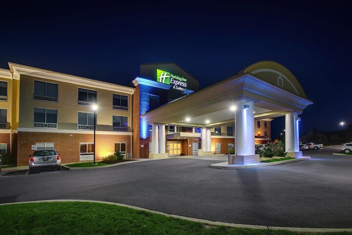 Hotel 3 of 35
