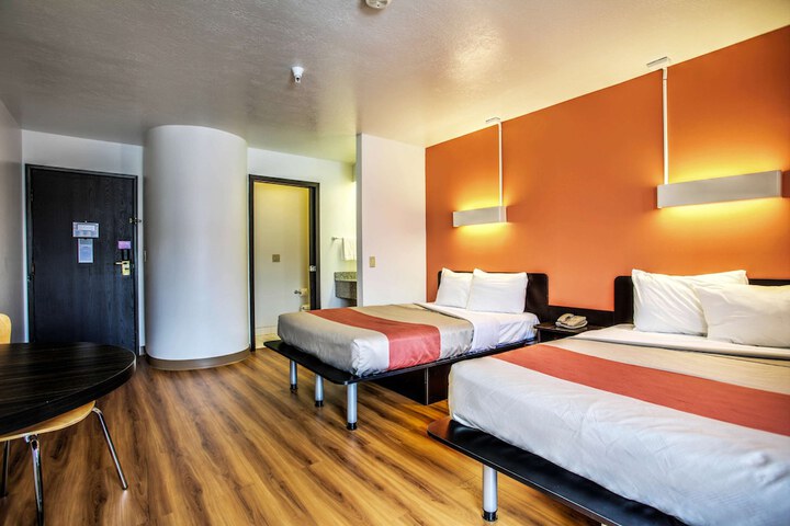 Room 22 of 27