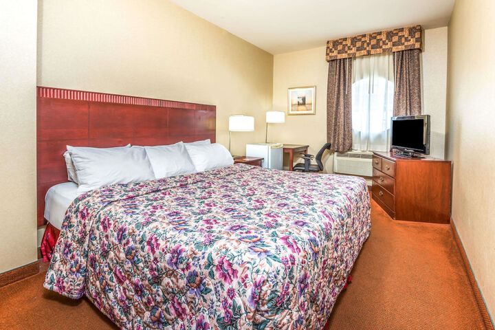 Room 8 of 18