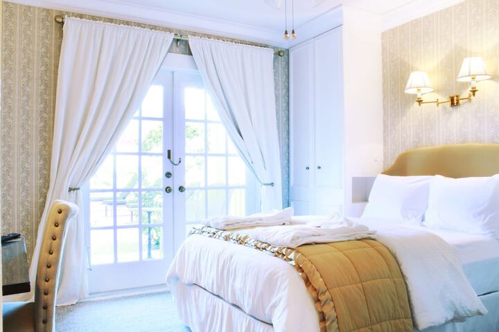 The Riverview Hotel