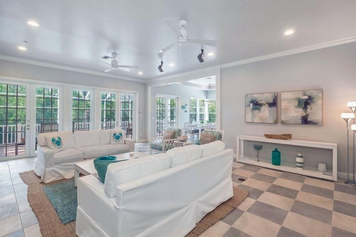 The Palm and Shell Captiva Island Private Luxury Home With Pool hot tub and Beach Access