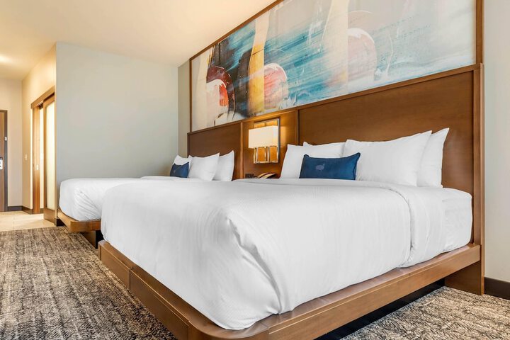 Cambria Hotel Davenport Quad Cities