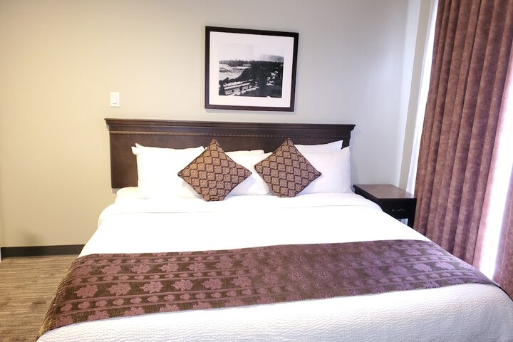 Room 52 of 67