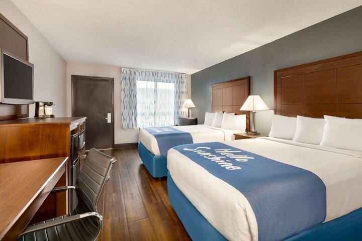 Room 15 of 25