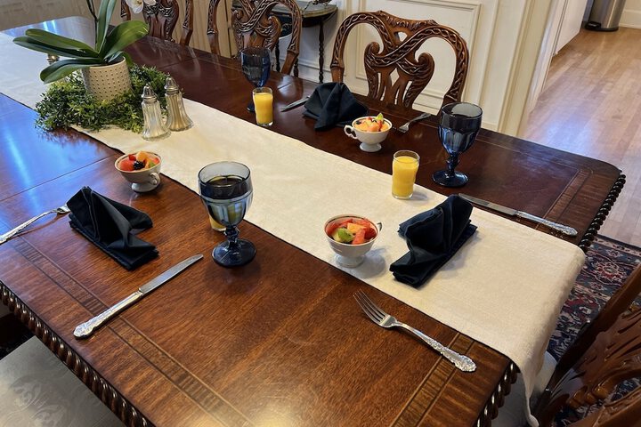 Dining 38 of 44