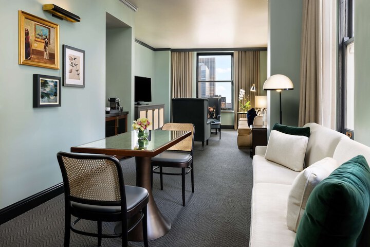 The Candler Hotel Atlanta Curio Collection by Hilton