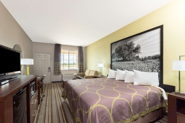 Room 7 of 14