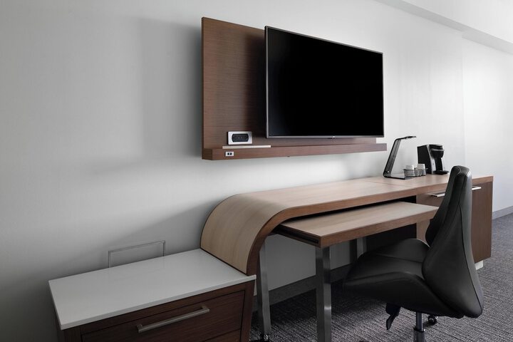 Room 34 of 62