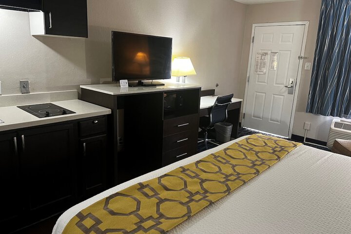 Room 15 of 27