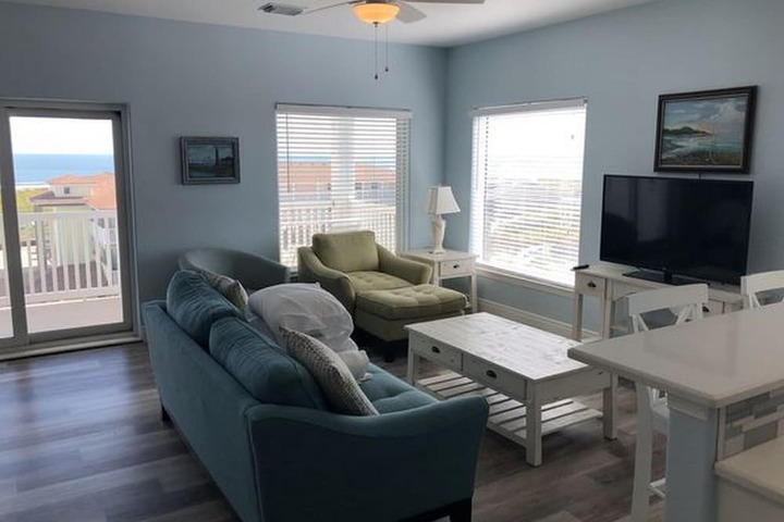 Beachgate CondoSuites and Oceanfront Resort