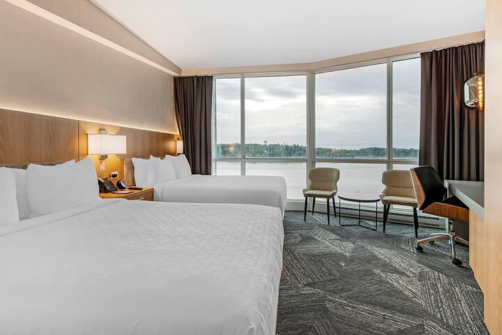 Clarion Lakeside Inn & Conference Centre