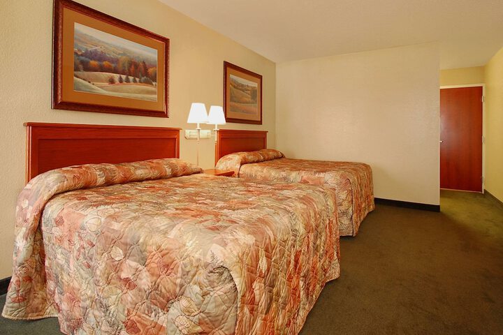 Room 7 of 14