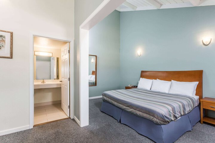 Travelodge by Wyndham Fairfield / Napa Valley