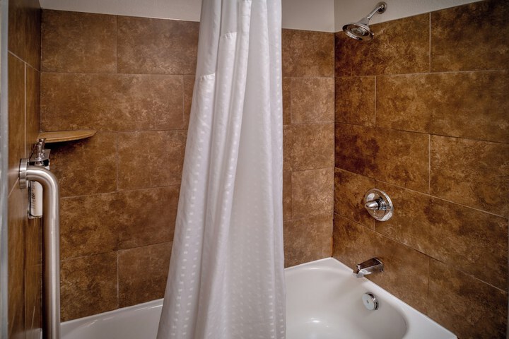 Room 17 of 110