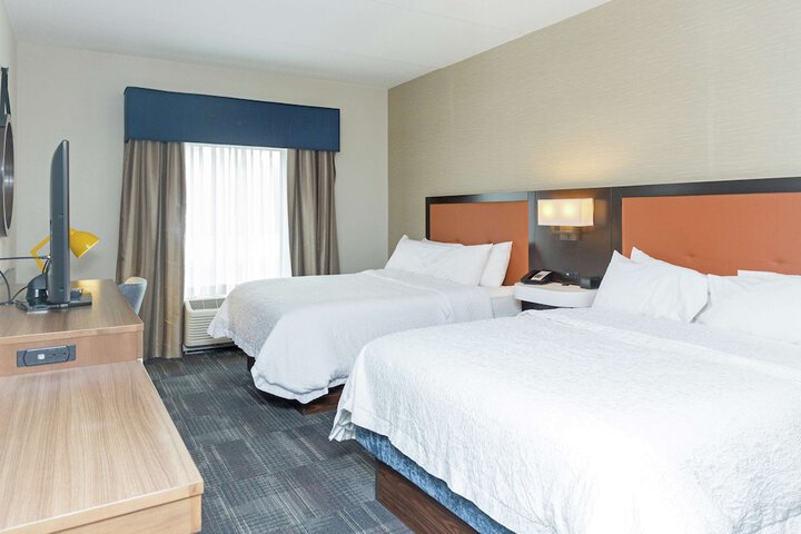 Hampton Inn & Suites Morgantown / University Town Centre