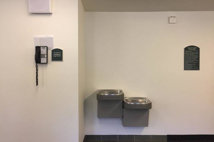 Travelodge by Wyndham Dunsmuir