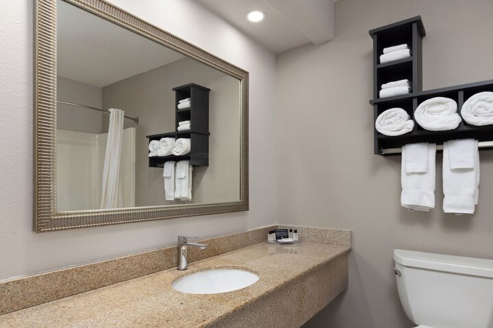 Links Bos Landen Hotel & Spa of Pella Trademark by Wyndham