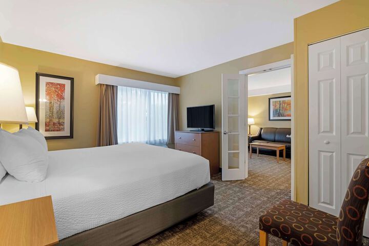 Room 40 of 87