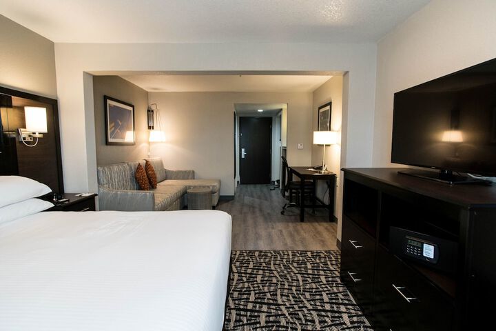 Room 11 of 29