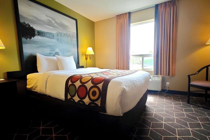 Super 8 by Wyndham Midland