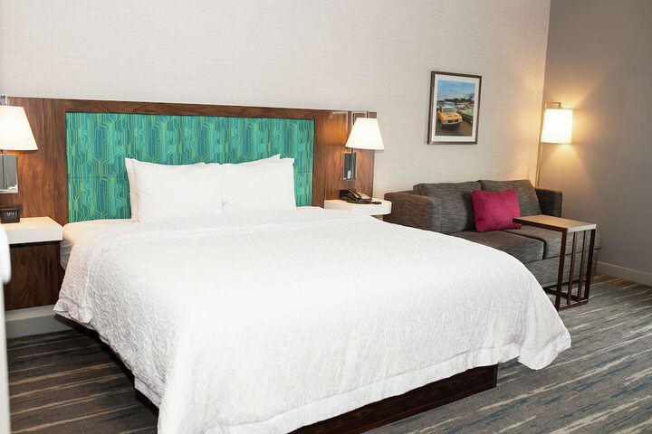 Hampton Inn & Suites Dundee