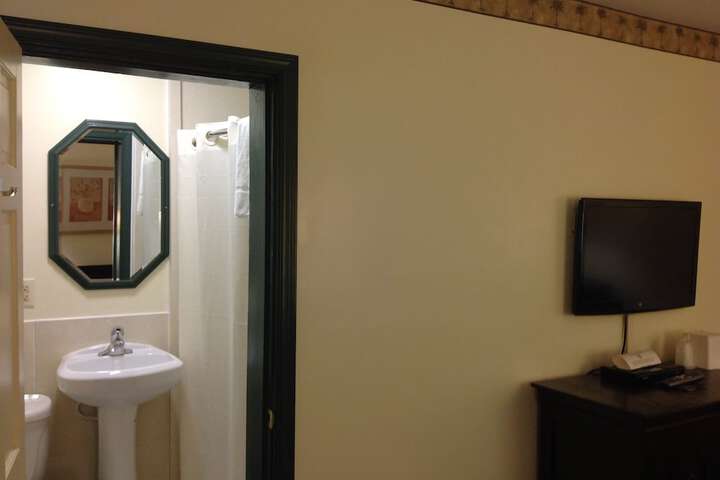 Room 7 of 19