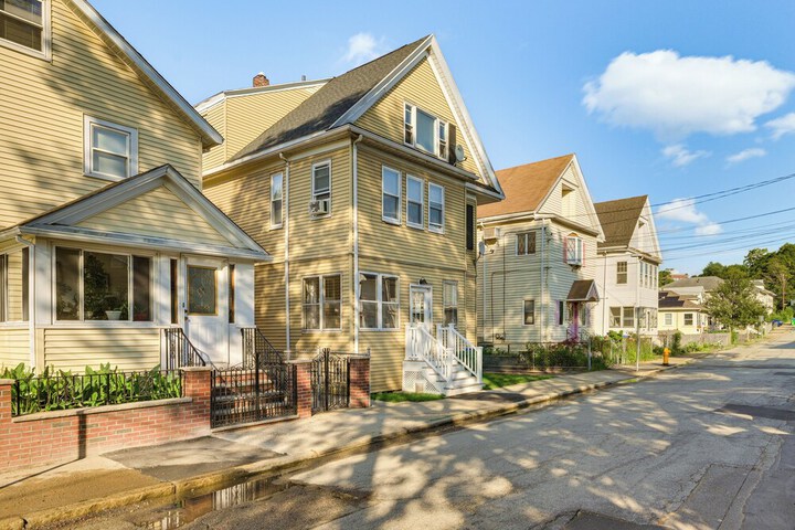 Medford Apartment Rental 5 Mi to Downtown Boston