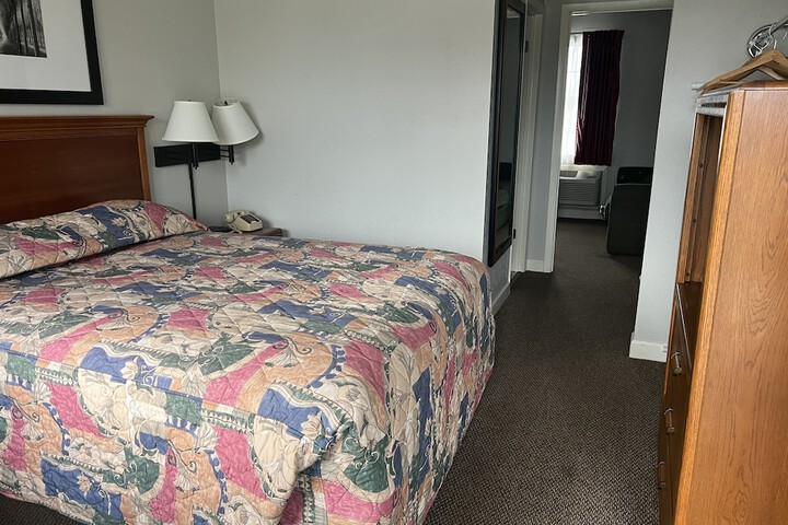 Room 16 of 16