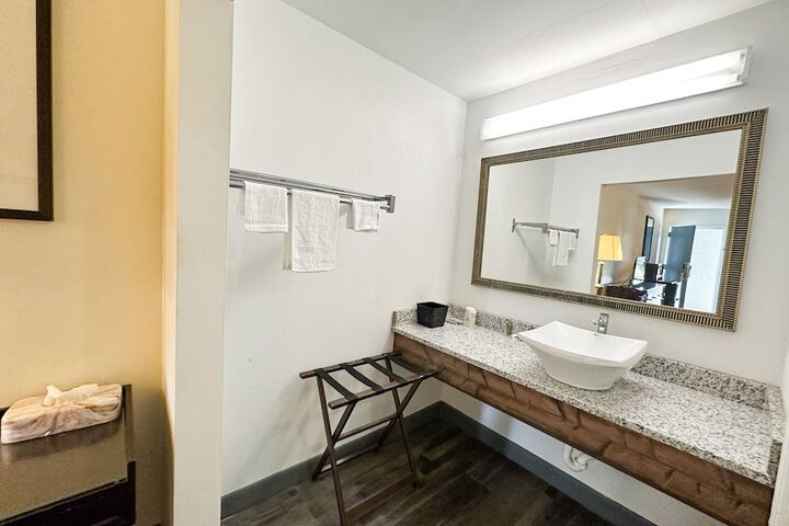 Room 11 of 26