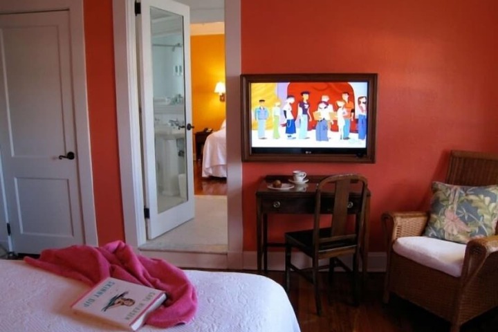 Room 9 of 25