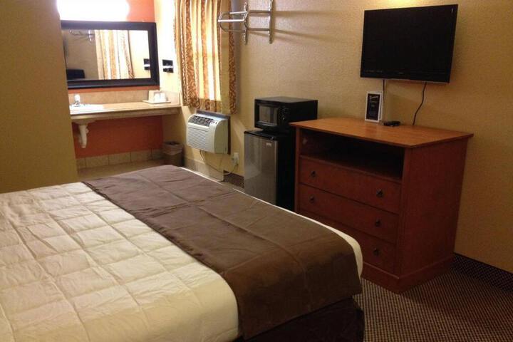 ECONOMY EXPRESS INN