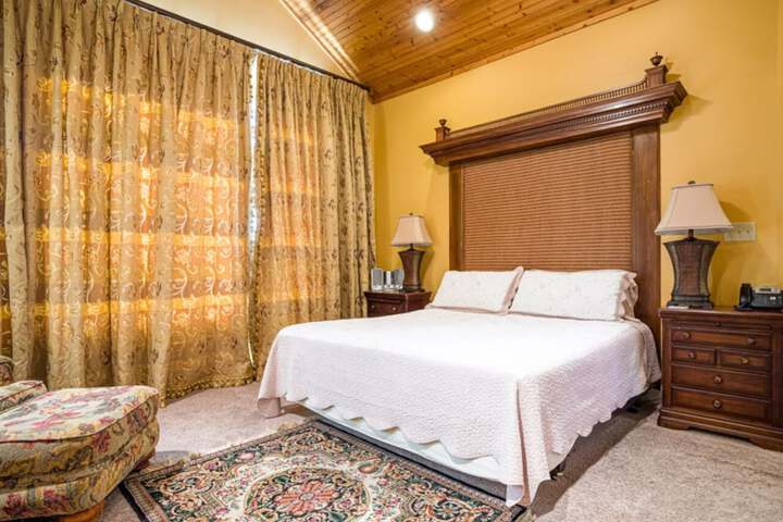 Whitestone Inn