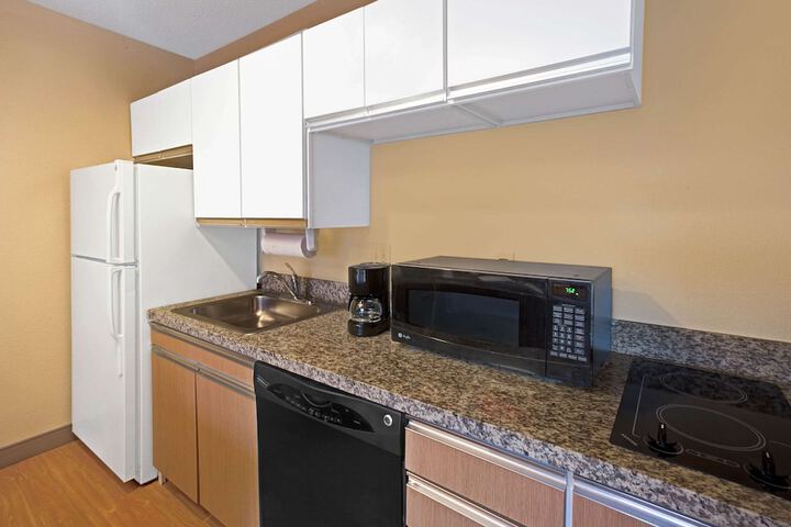 Room 8 of 27