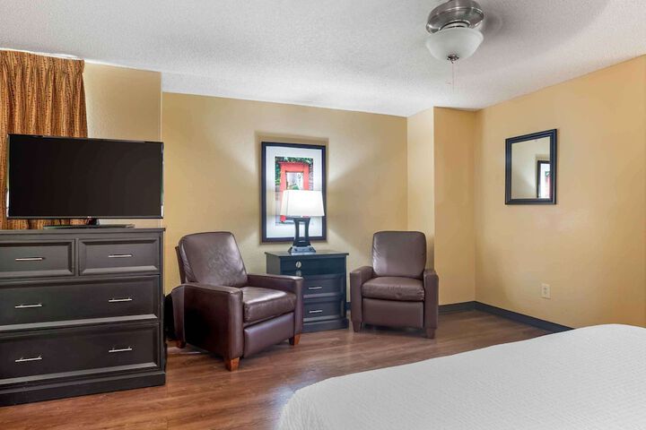 Room 26 of 33