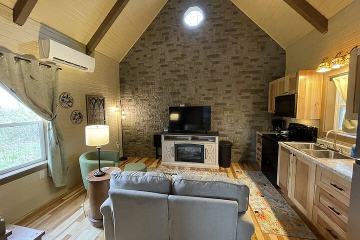 Lounge 60 of 77