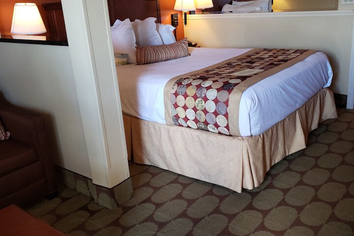 Room 22 of 40