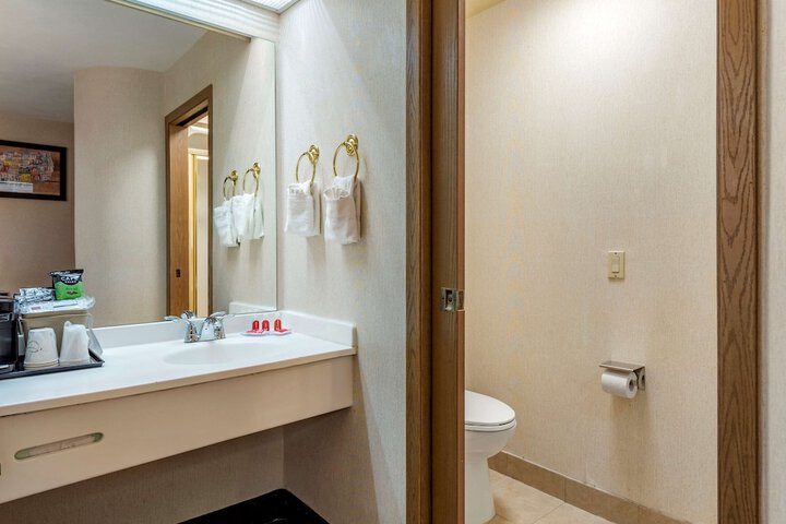 Room 6 of 20