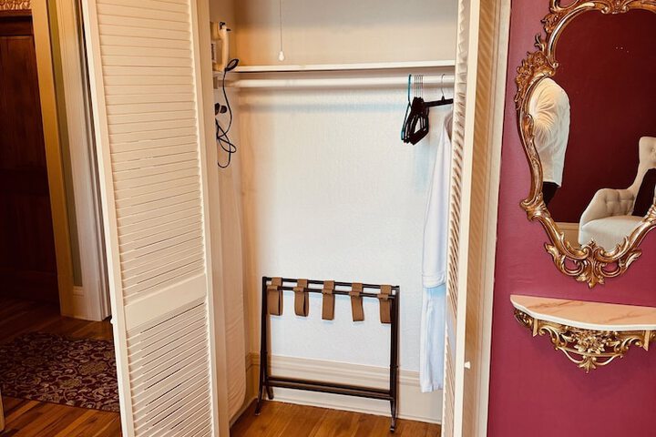 Room 33 of 54