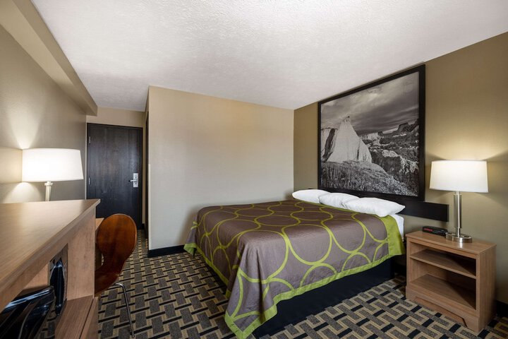 Room 36 of 60