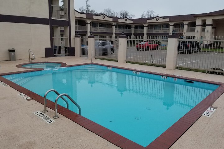 Pool 4 of 21