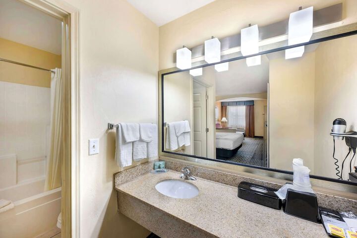Room 18 of 27