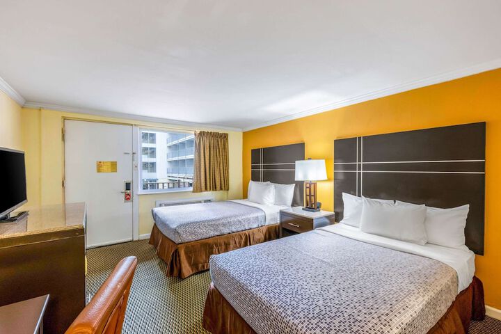 Room 12 of 27