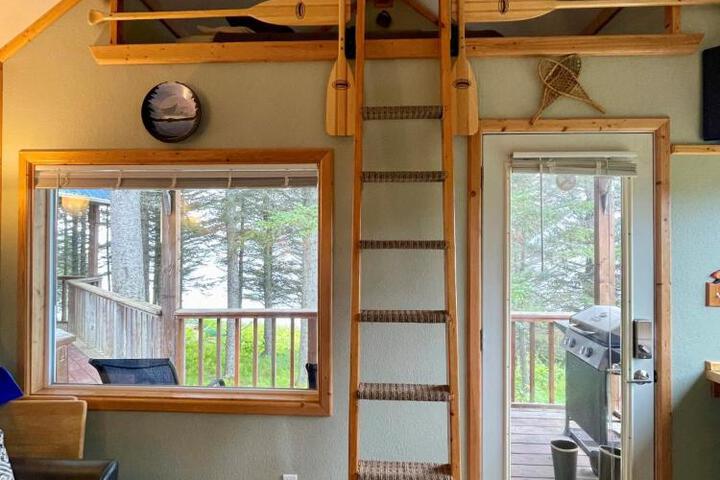Lost Anchor Cabins - Ocean-view cabins on the bluff