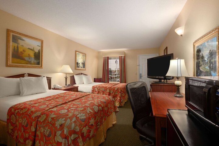 Room 8 of 15